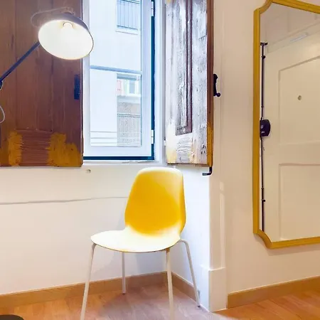 10 Bairro Alto Apartment