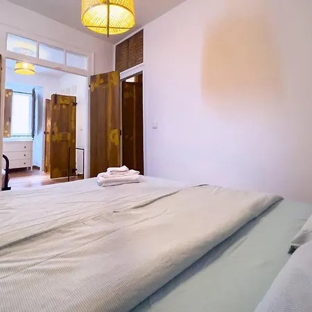 10 Bairro Alto Appartement *